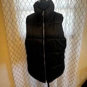 Women's Old Navy XL Puffer Vest (Black)